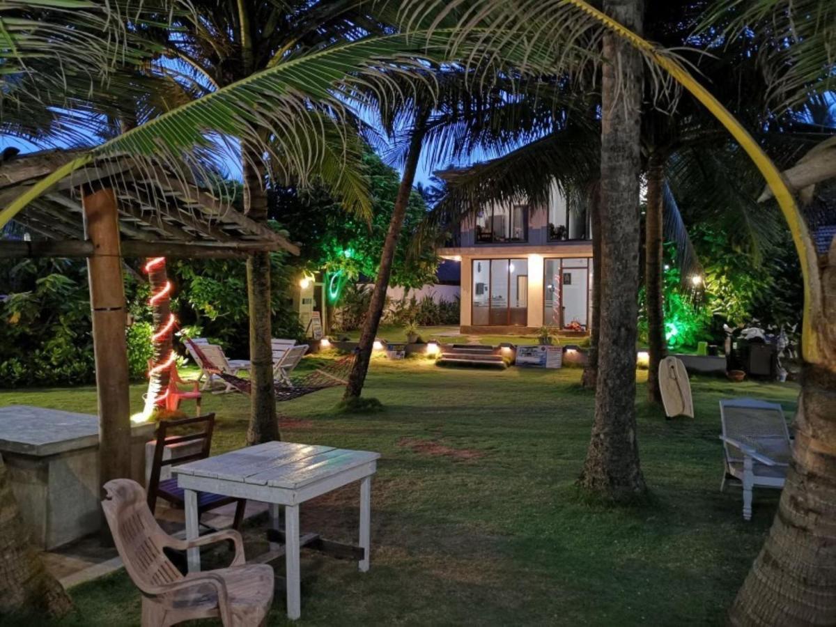 Ocean Breeze Villa Boossa ภายนอก รูปภาพ