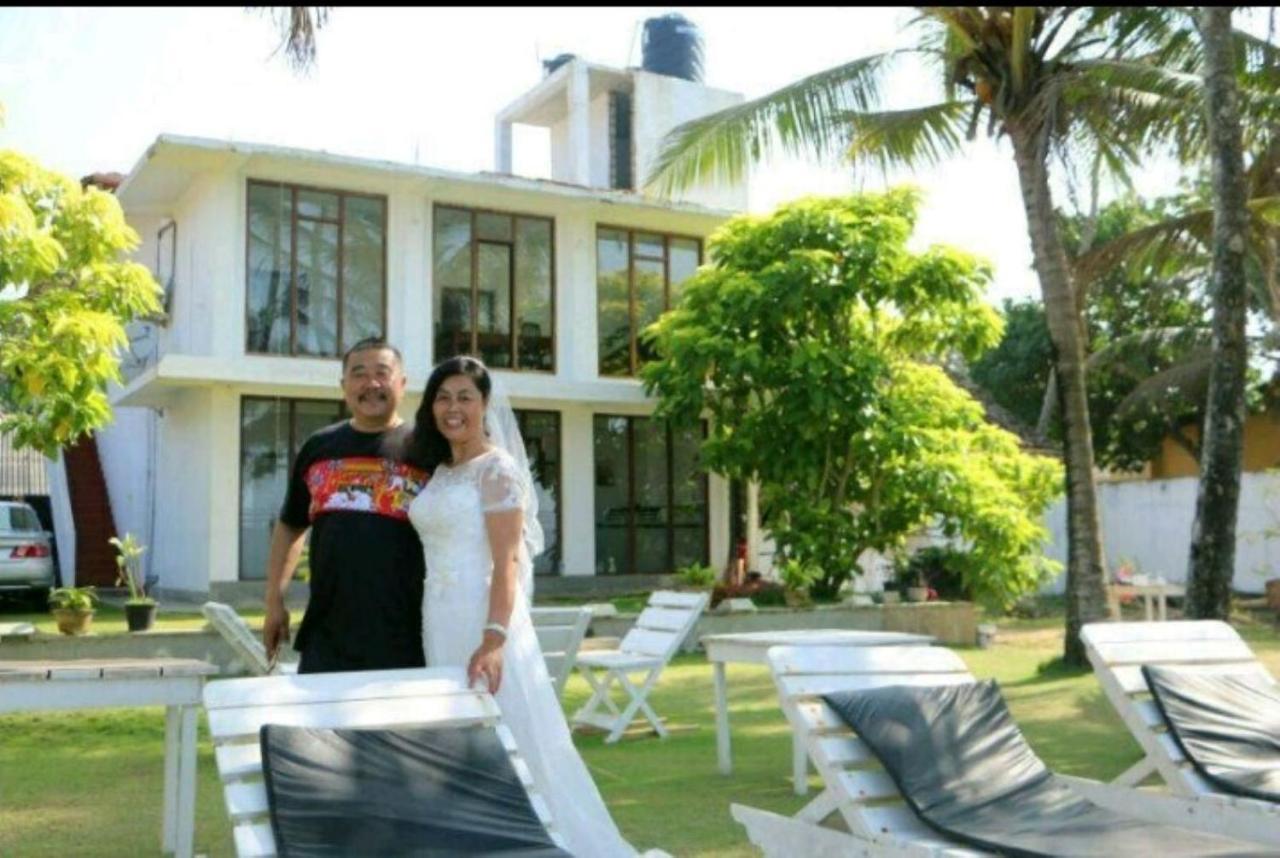 Ocean Breeze Villa Boossa ภายนอก รูปภาพ
