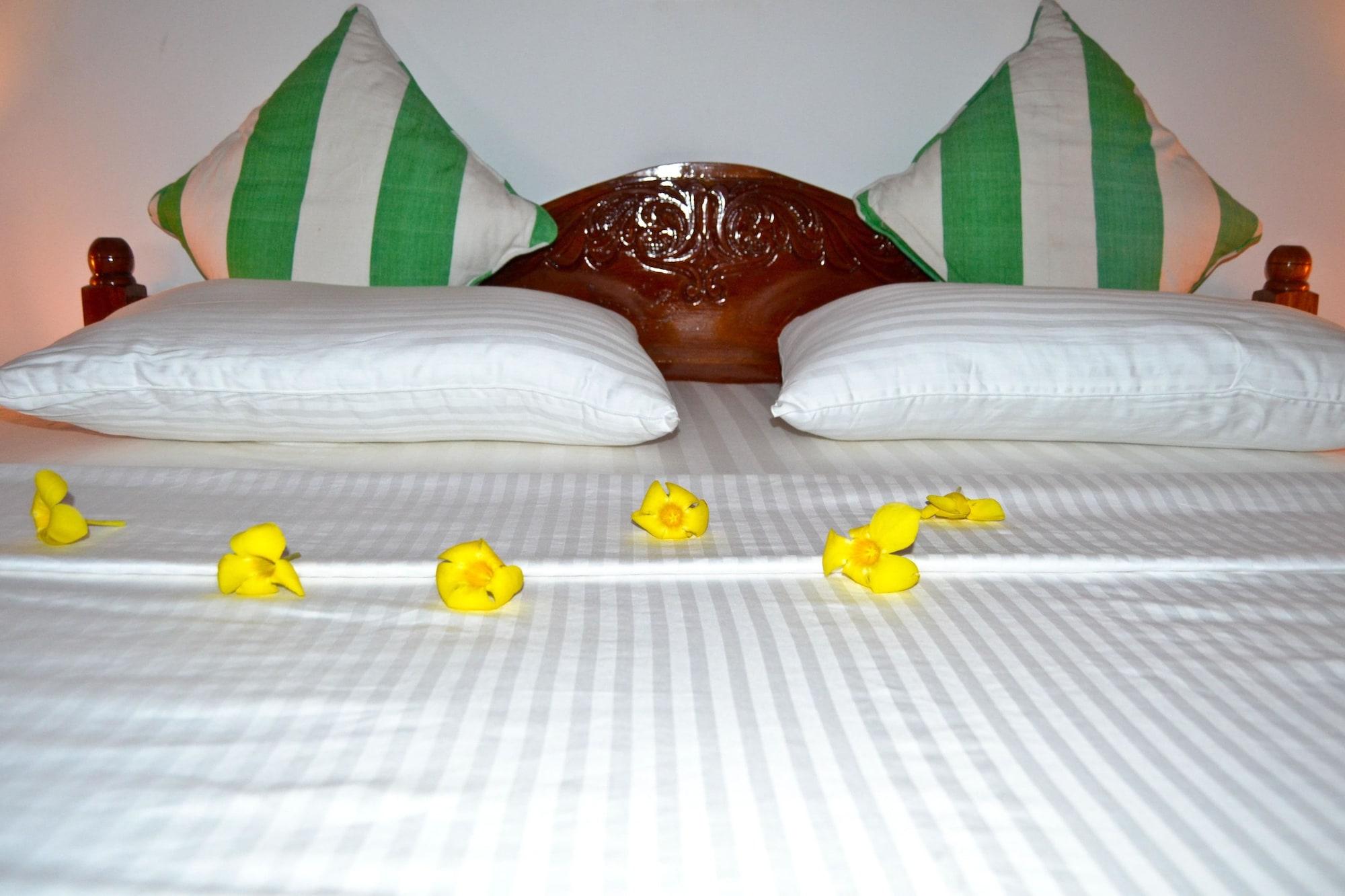 Ocean Breeze Villa Boossa ภายนอก รูปภาพ