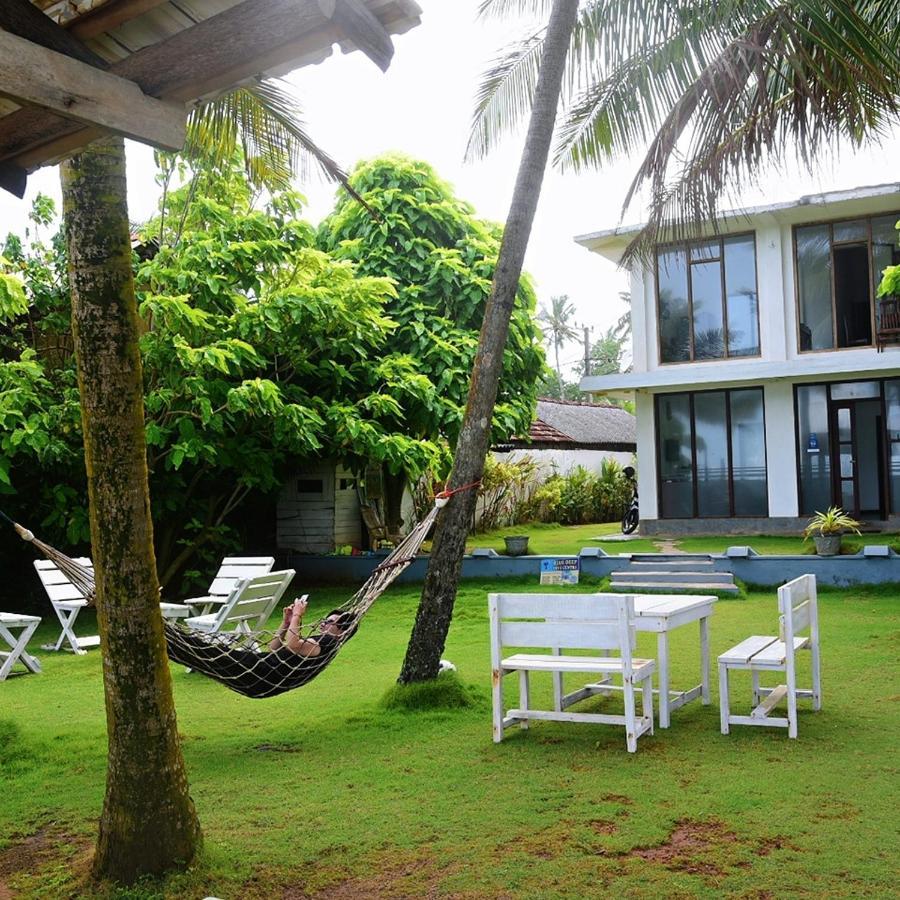 Ocean Breeze Villa Boossa ภายนอก รูปภาพ