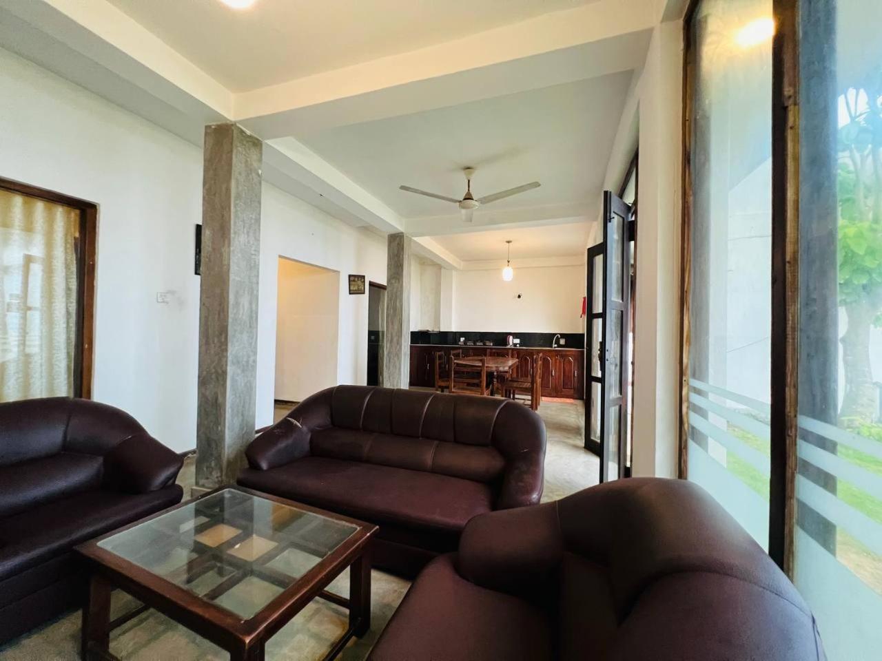 Ocean Breeze Villa Boossa ห้อง รูปภาพ