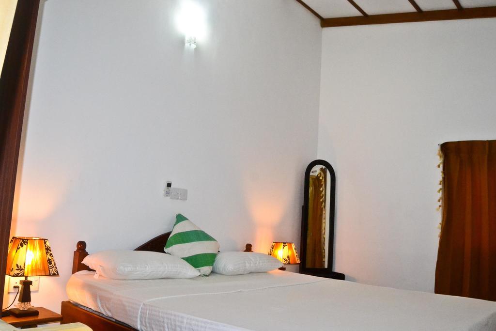 Ocean Breeze Villa Boossa ห้อง รูปภาพ
