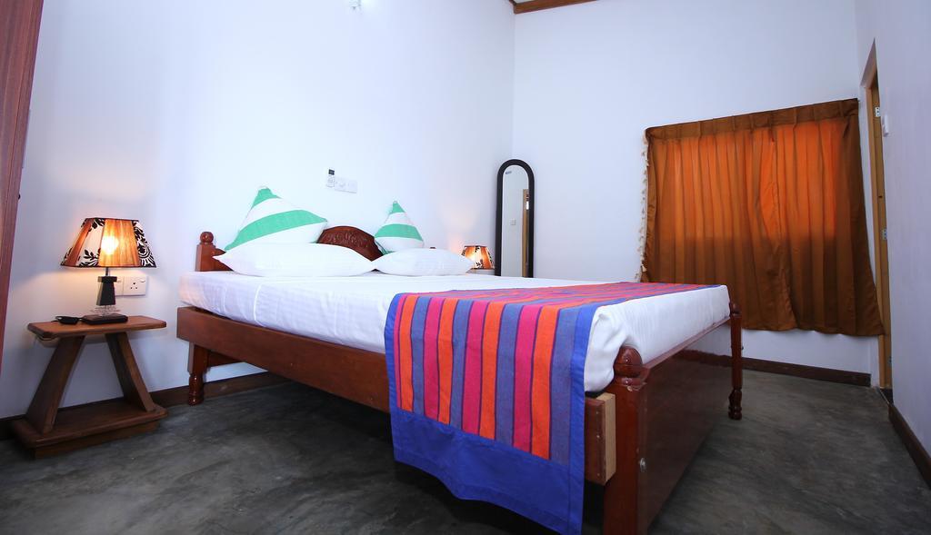 Ocean Breeze Villa Boossa ห้อง รูปภาพ